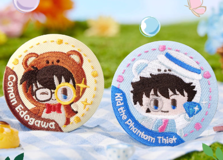 クマキャラクター缶バッジ くまのがっこう 刺繍缶バッジビスケット｜発売日：2025年9月29日